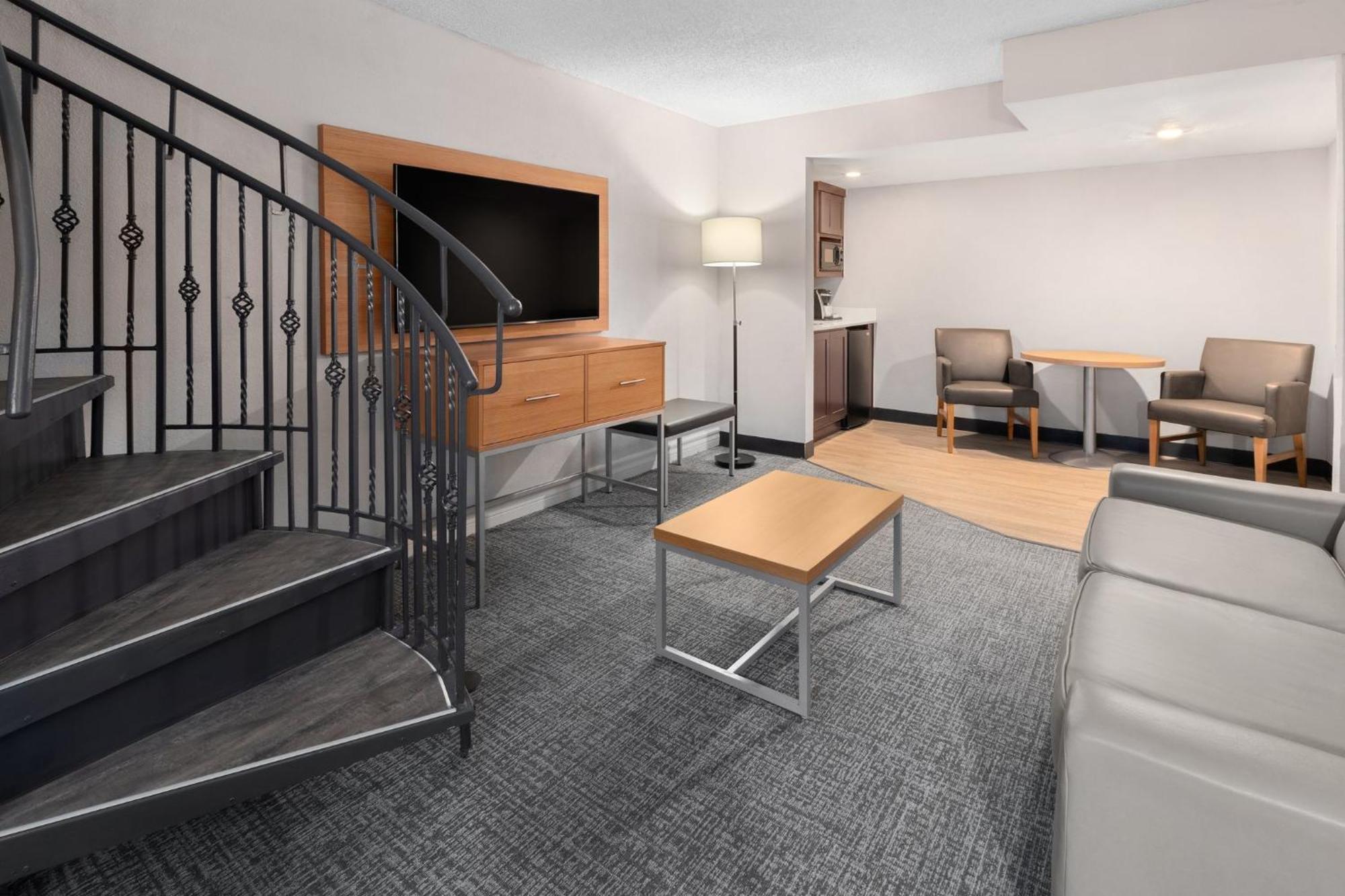 West - Sunland Park By Ihg Hotel
