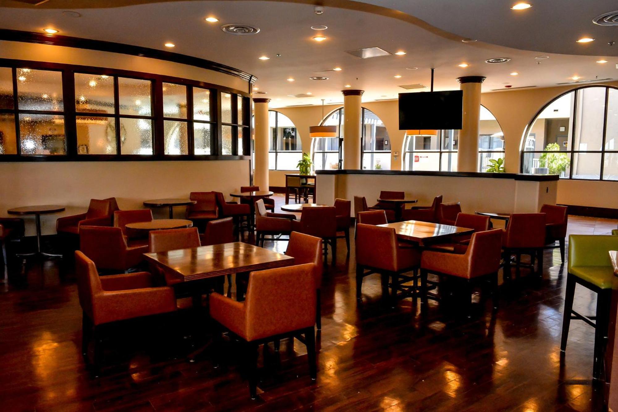 West - Sunland Park By Ihg Hotel