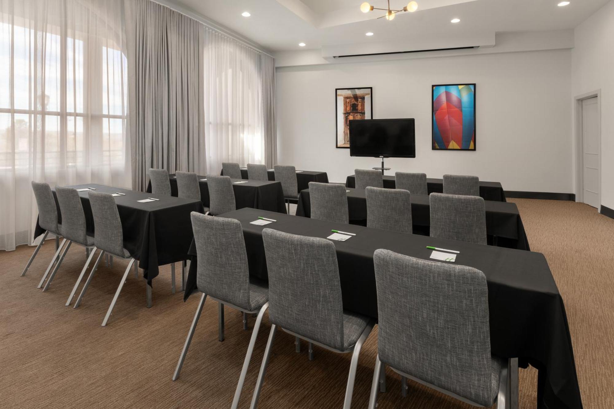 West - Sunland Park By Ihg Hotel